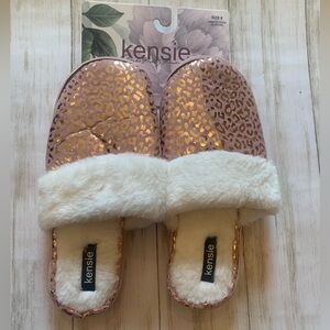 Ladies house skippers Size Pink & Gold